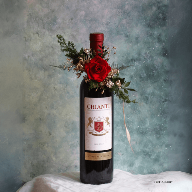 Classic Red & Green Bottle Bouquet | Wine Decoration | Celebration | Wine Gifts